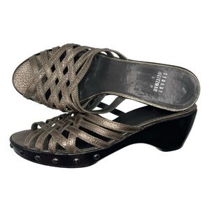 Stuart Weitzman Sandals Women's 8 US Metallic Gold Brown Leather Studded Vintage